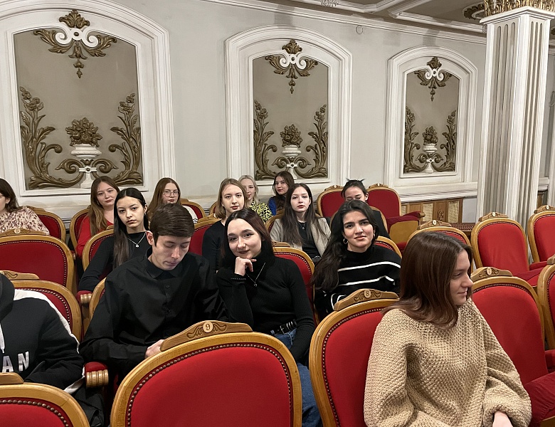 Посещение студентами театра юного зрителя