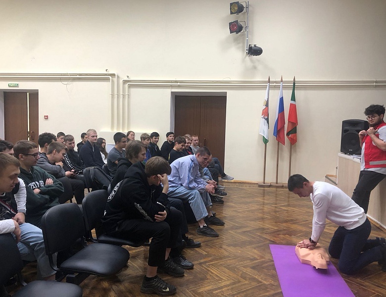 Участие студентов и педагогов колледжа в мастер-классе по оказанию первой помощи