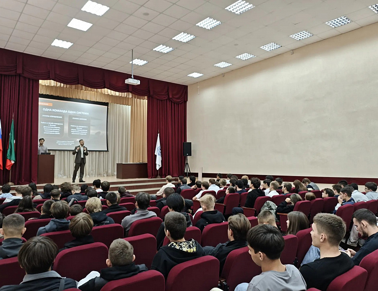 Встреча студентов с представителями подразделения «Сталинские соколы»
