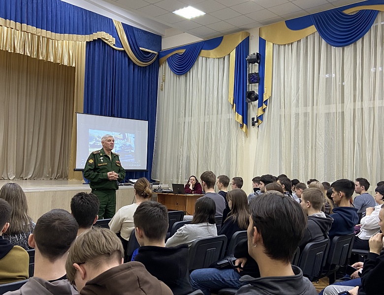 Профориентационная встреча студентов с представителем Казанского высшего танкового командного Ордена Жукова Краснознаменного училища