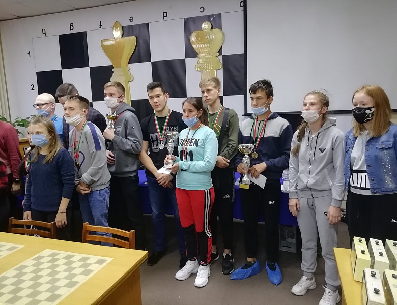 Есть такая профессия – помогать детям