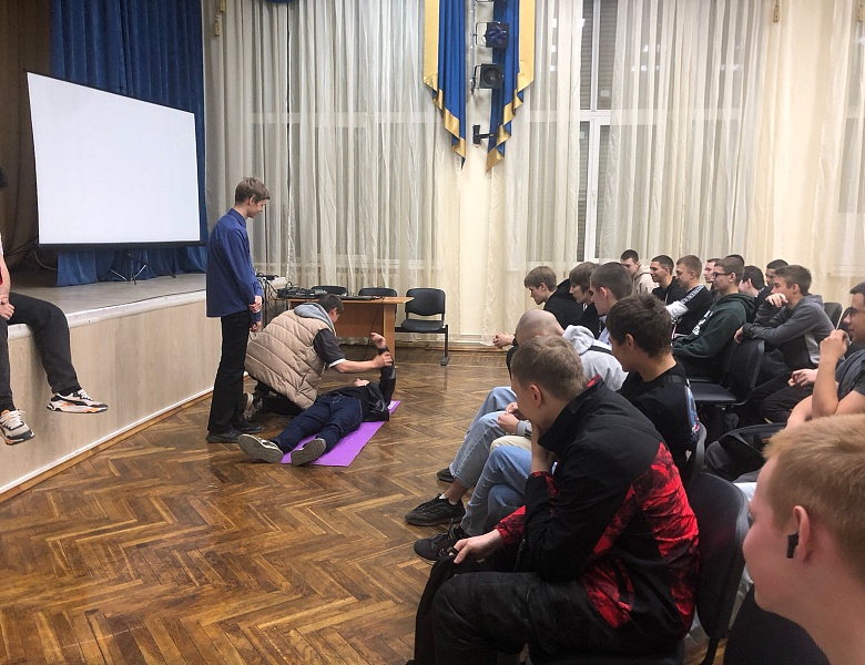 Участие студентов и педагогов колледжа в мастер-классе по оказанию первой помощи