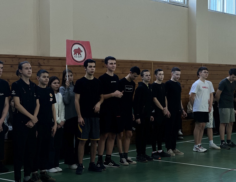 Соревнования среди юношей групп 1 курса  «Веселые старты»