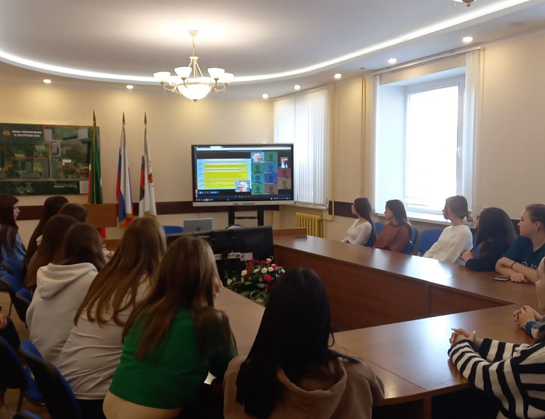 Участие в онлайн-лекции на тему: «Принципы здорового питания для профилактики ХНИЗ»
