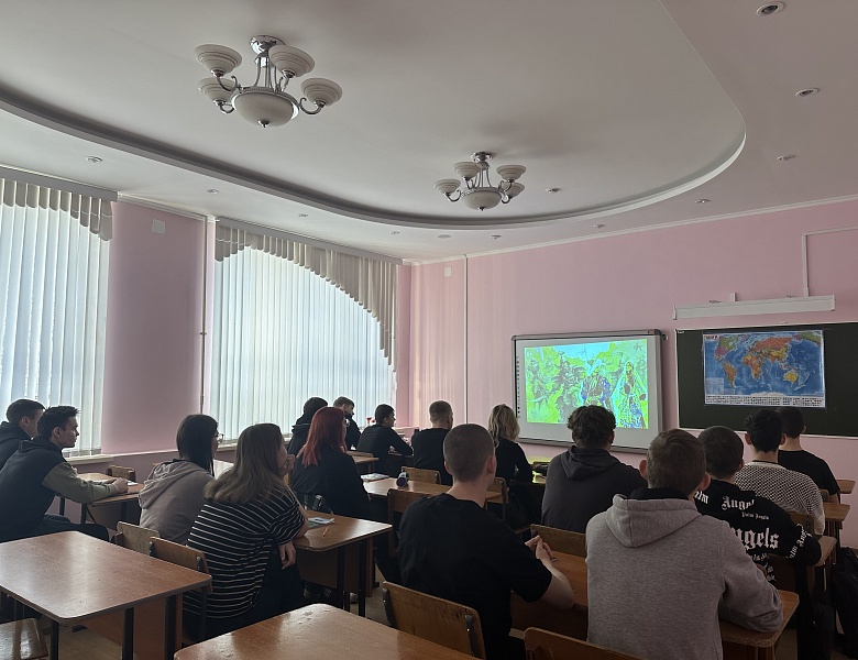 "Разговоры о важном" "Крым и Севастополь: 10 лет в родной гавани"