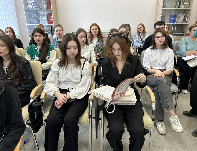 Семинар «Женское лицо войны»