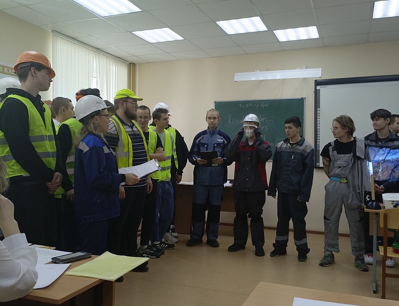 Баттл среди студентов специальностей 08.02.12 и 08.02.13