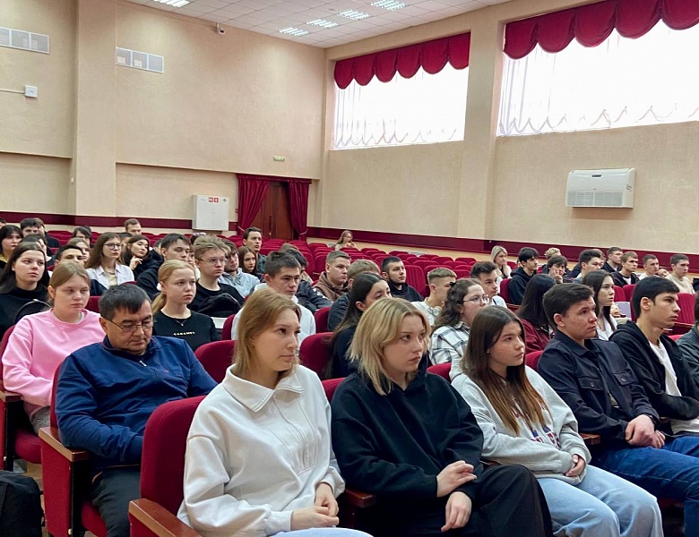 Встреча студентов колледжа с представителями Отряда пограничного контроля «Поволжья» пограничного управления ФСБ России
