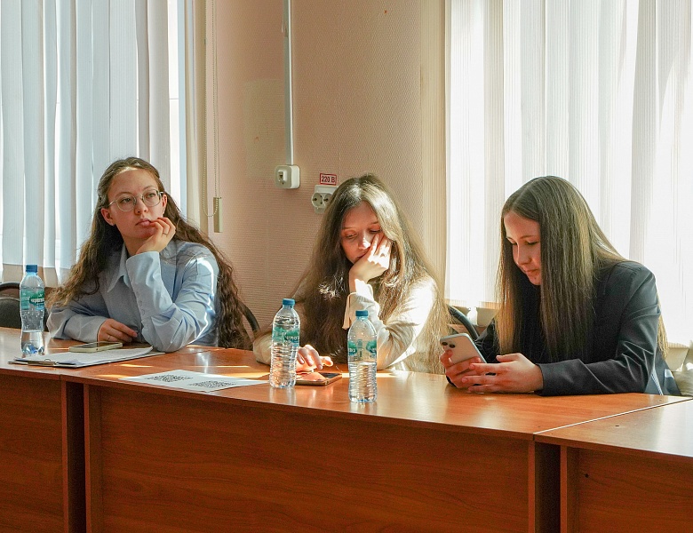 Участие студенток колледжа в Межрегиональном молодежном Форуме «Время выбрало нас»