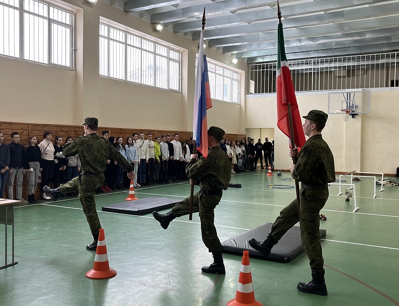 Военно-спортивные соревнования «Своими  делами —  мы славим  Отечество!»