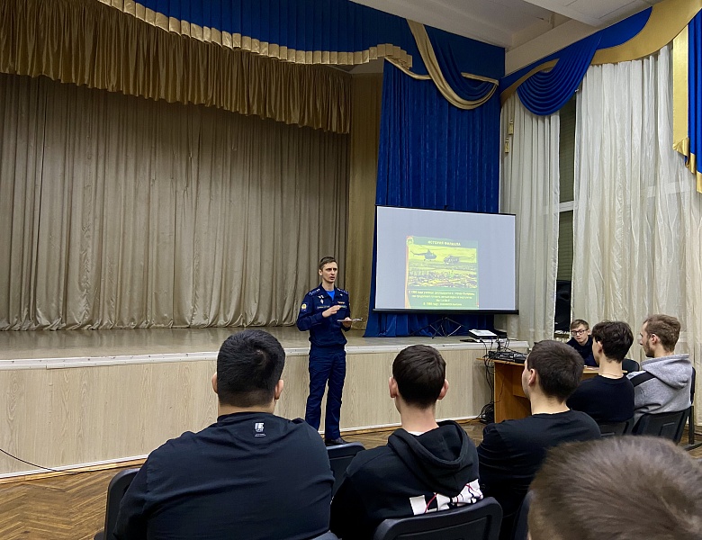 Встреча студентов колледжа с представителем Филиала федерального государственного казенного военного образовательного учреждения