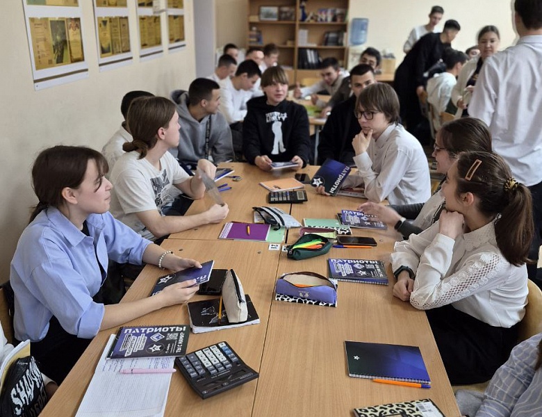 Встреча студентов Колледжа и специалиста по кадрам АО «ОЭЗ ППТ «Алабуга»