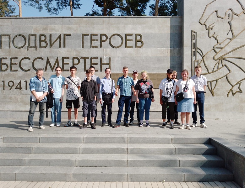 Экскурсия по «Дербышкам» для студентов группы «Лепщик архитектурных деталей»