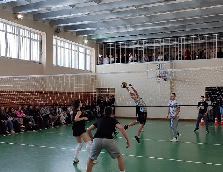 Спортивный праздник для студентов колледжа, посвящённый «Дню защитника Отечества»