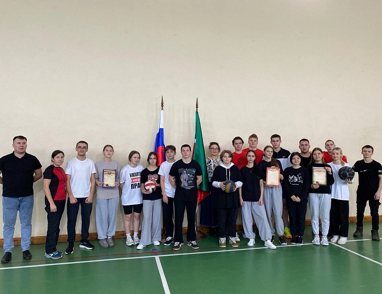Участие студентов колледжа в спортивном мероприятии «Веселые старты»