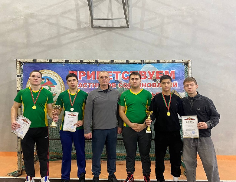 Первенство РТ среди юношей по борьбе КОРЭШ