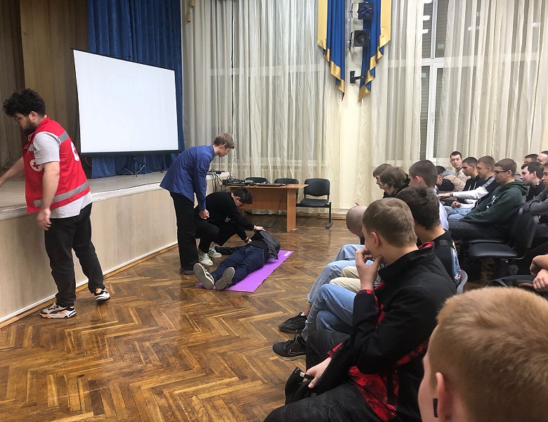Участие студентов и педагогов колледжа в мастер-классе по оказанию первой помощи
