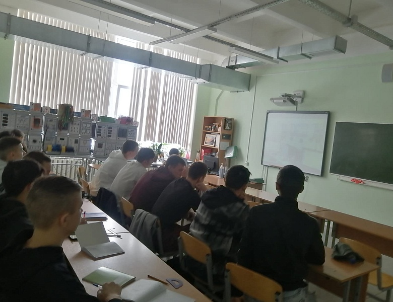 Профориентационное занятие «Россия здоровая: узнаю о профессиях и достижениях страны в области медицины и здравоохранения»