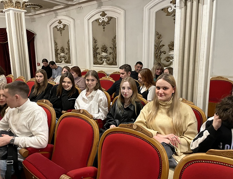 Посещение студентами театра юного зрителя