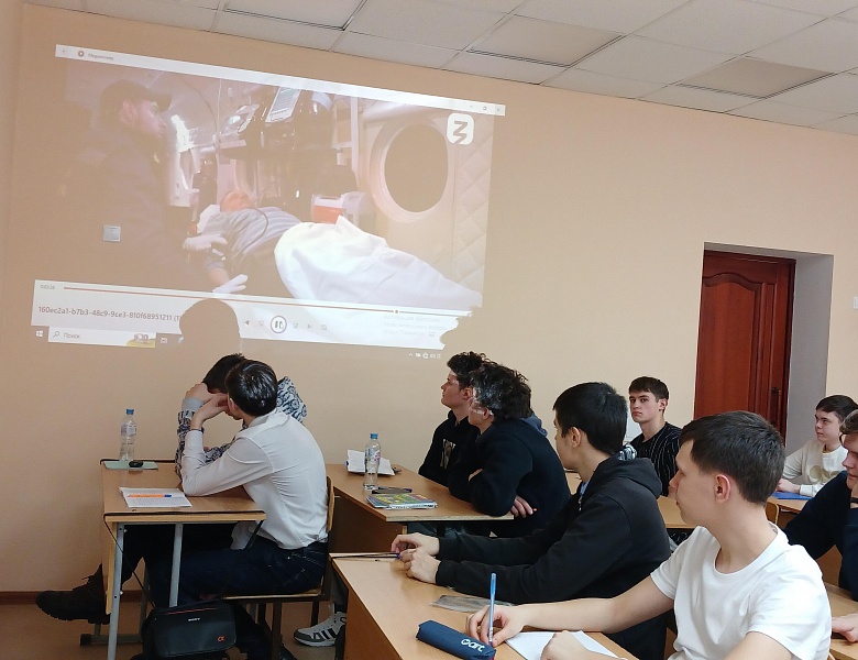 Профориентационное занятие «Россия здоровая: узнаю о профессиях и достижениях страны в области медицины и здравоохранения»