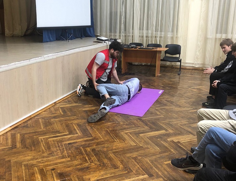 Участие студентов и педагогов колледжа в мастер-классе по оказанию первой помощи