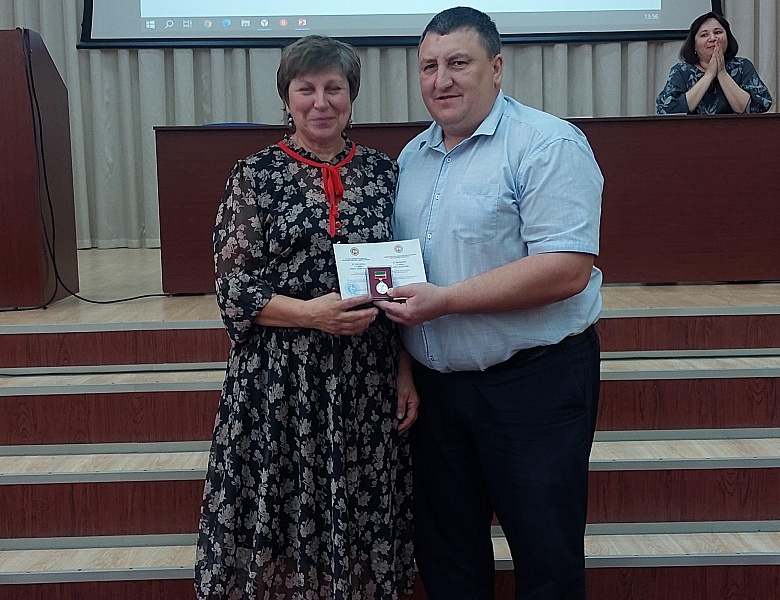 Поздравляем педагогов колледжа с заслуженными наградами!