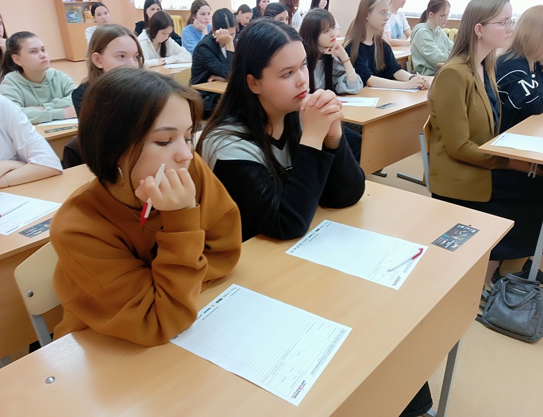Участие студентов колледжа в тотальном диктанте