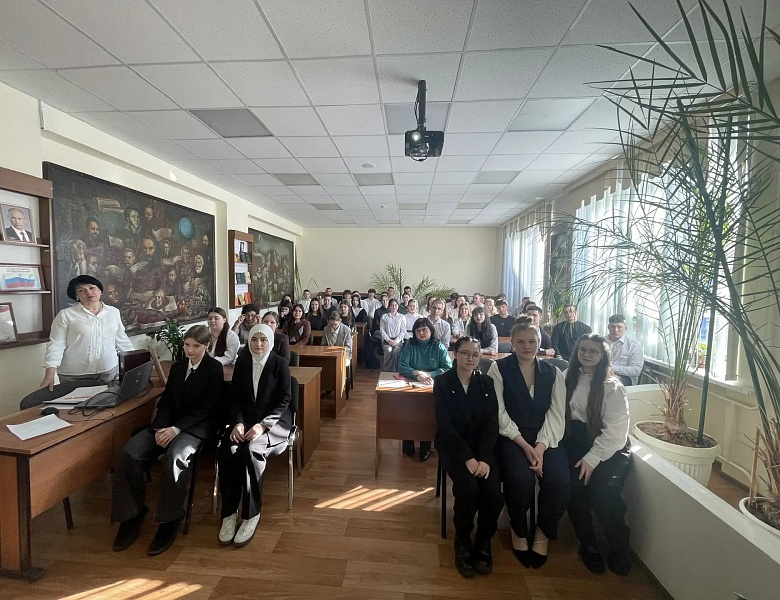 Литературный час в библиотеке колледжа, посвящённый татарскому писателю М.Джалилю 