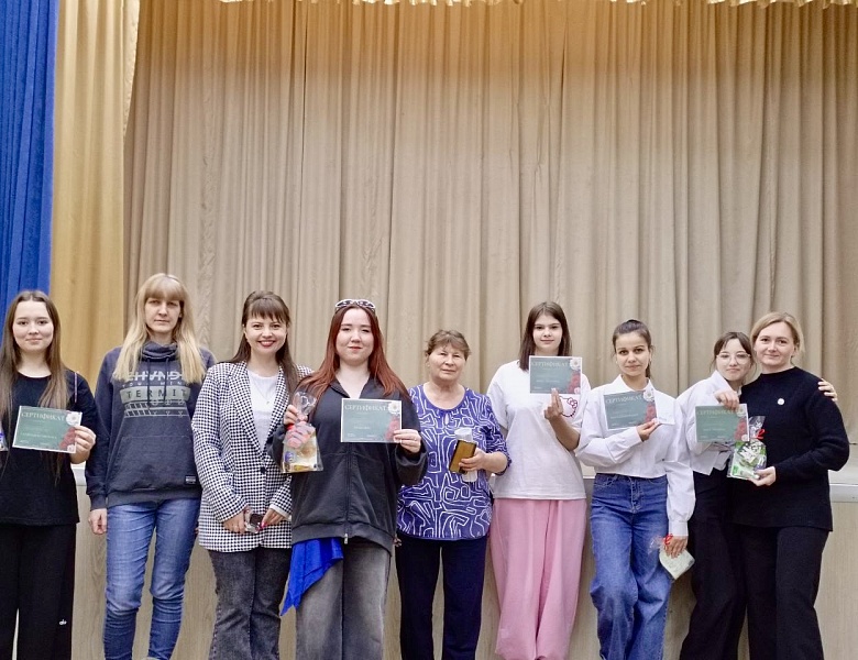 Праздничное мероприятие — конкурсная программа «А, ну-ка, девочки!»