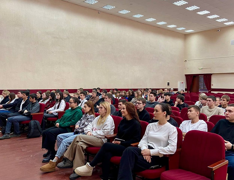 Встреча студентов колледжа с представителями Отряда пограничного контроля «Поволжья» пограничного управления ФСБ России