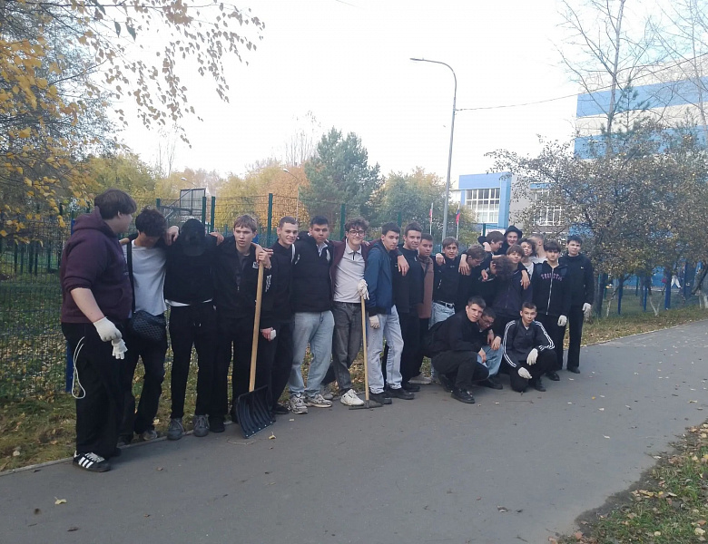 В Казанском строительном колледже началась осенняя уборка!