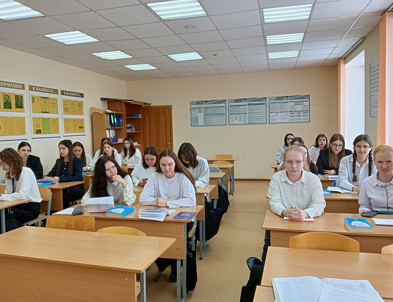 Парламентские уроки в группах ДОУ 9-21, ЭД11-26, ЗУ 11-23, ГК 9-41 