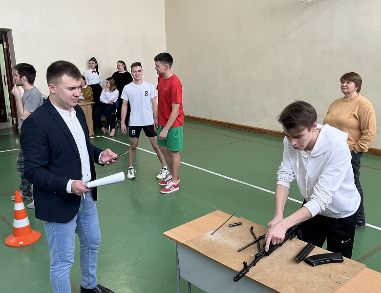Военно-спортивные соревнования «Своими  делами —  мы славим  Отечество!»