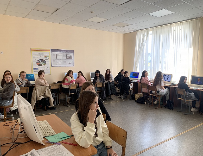 Единый урок безопасности в сети Интернет в студенческих группах 1-2 курсов