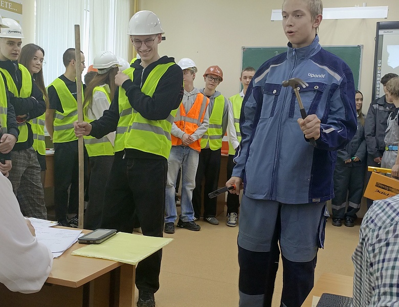 Баттл среди студентов специальностей 08.02.12 и 08.02.13