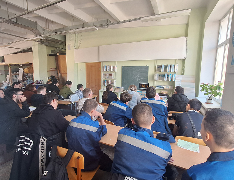 Торжественная линейка в Казанском строительном колледже!
