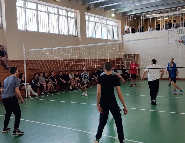 Спортивный праздник для студентов колледжа, посвящённый «Дню защитника Отечества»