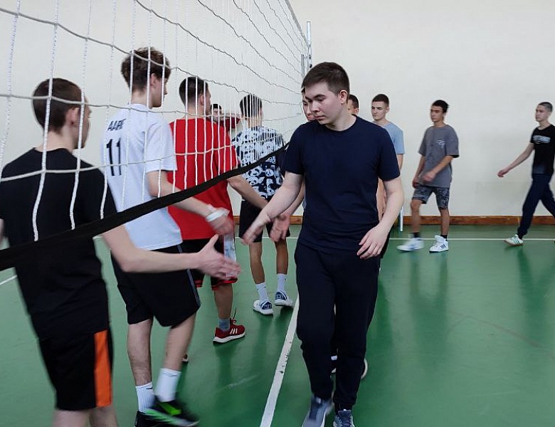 Спортивный праздник для студентов колледжа, посвящённый «Дню защитника Отечества»